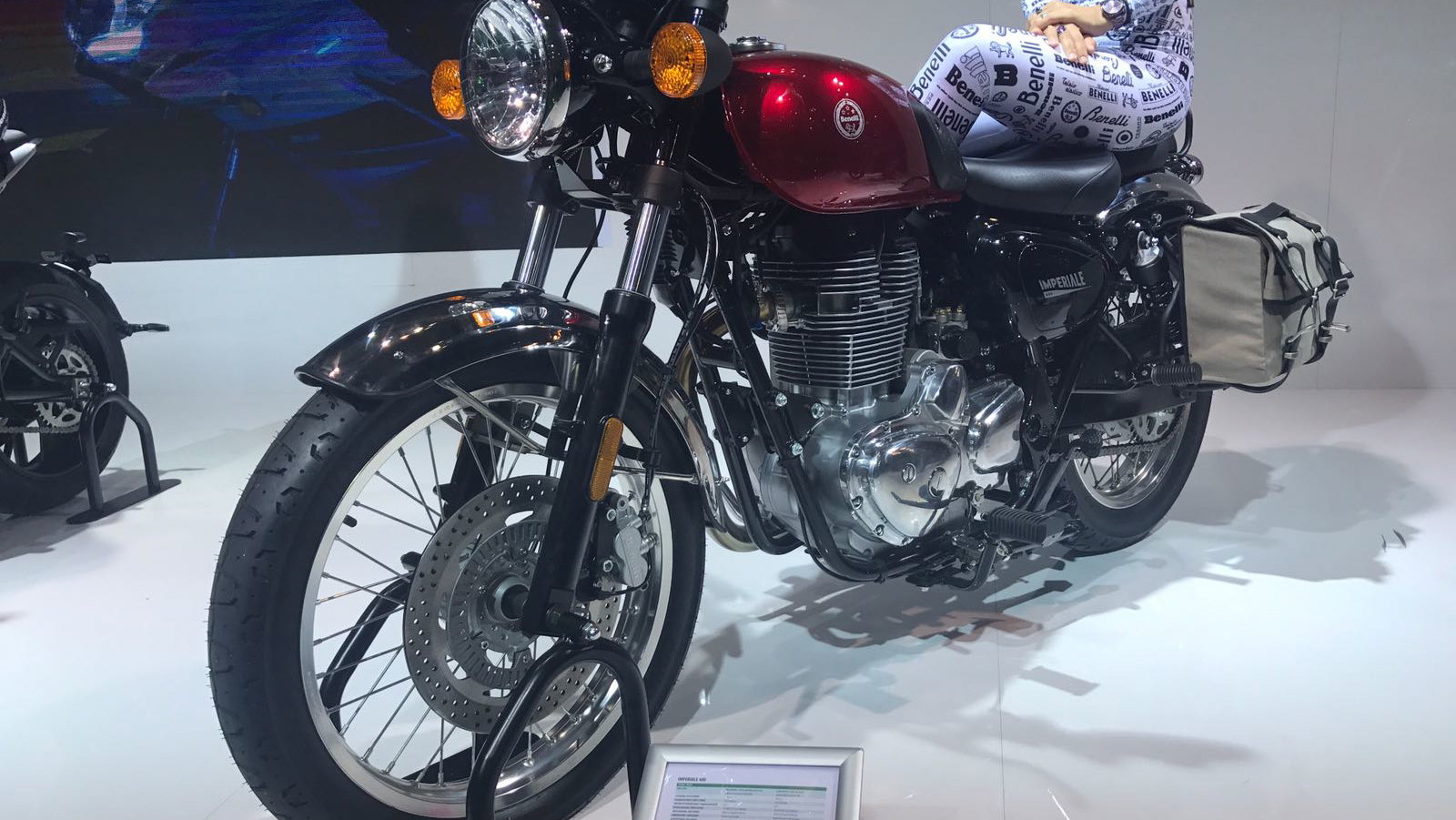 Benelli Imperiale retro roadster revealed at Eicma